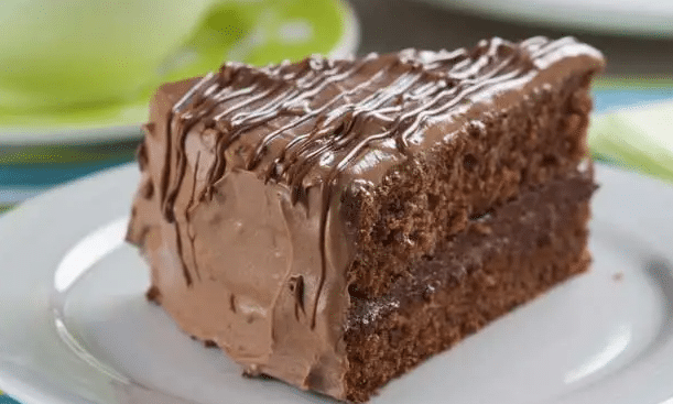 Bolo Nega Maluca com Recheio de Nutella